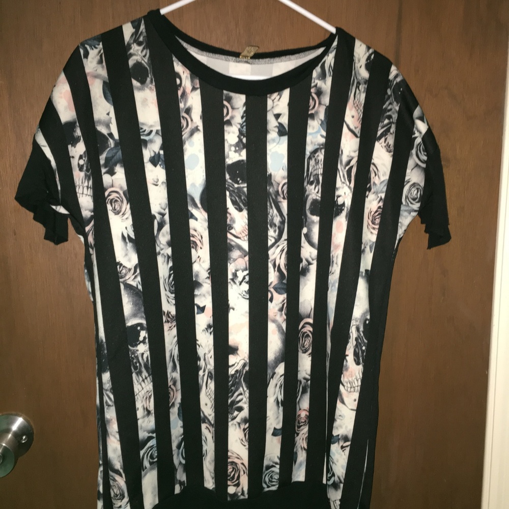 Casa Lee Skulls and Stripes Shirt XL